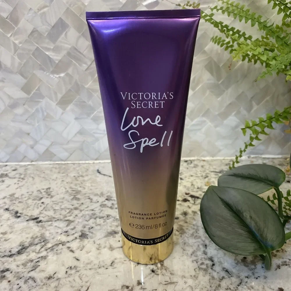 Victoria's Secret LOVE SPELL Fragrance Body‎ Lotion 8 fl oz /236 mL NEW Classics